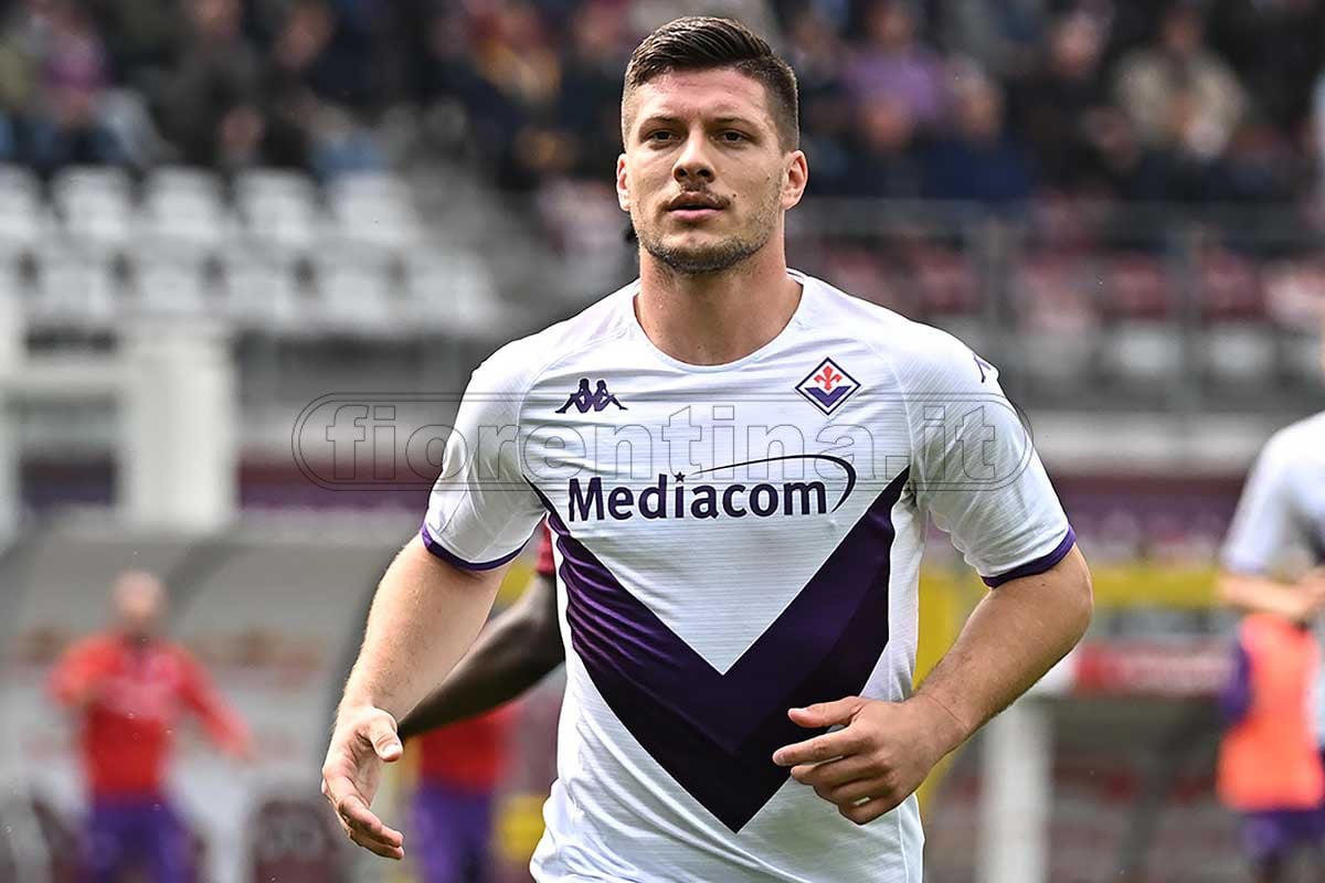 La Fiorentina 2 tiene testa al Torino 1. Lampo di Jovic, un punto che dà consapevolezza