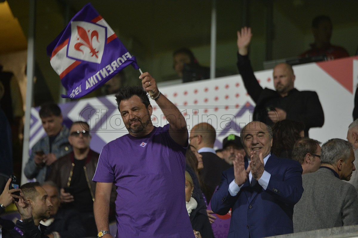 Dal Franchi, in tribuna con Commisso c'è anche Seba Frey (FOTO VI.IT)