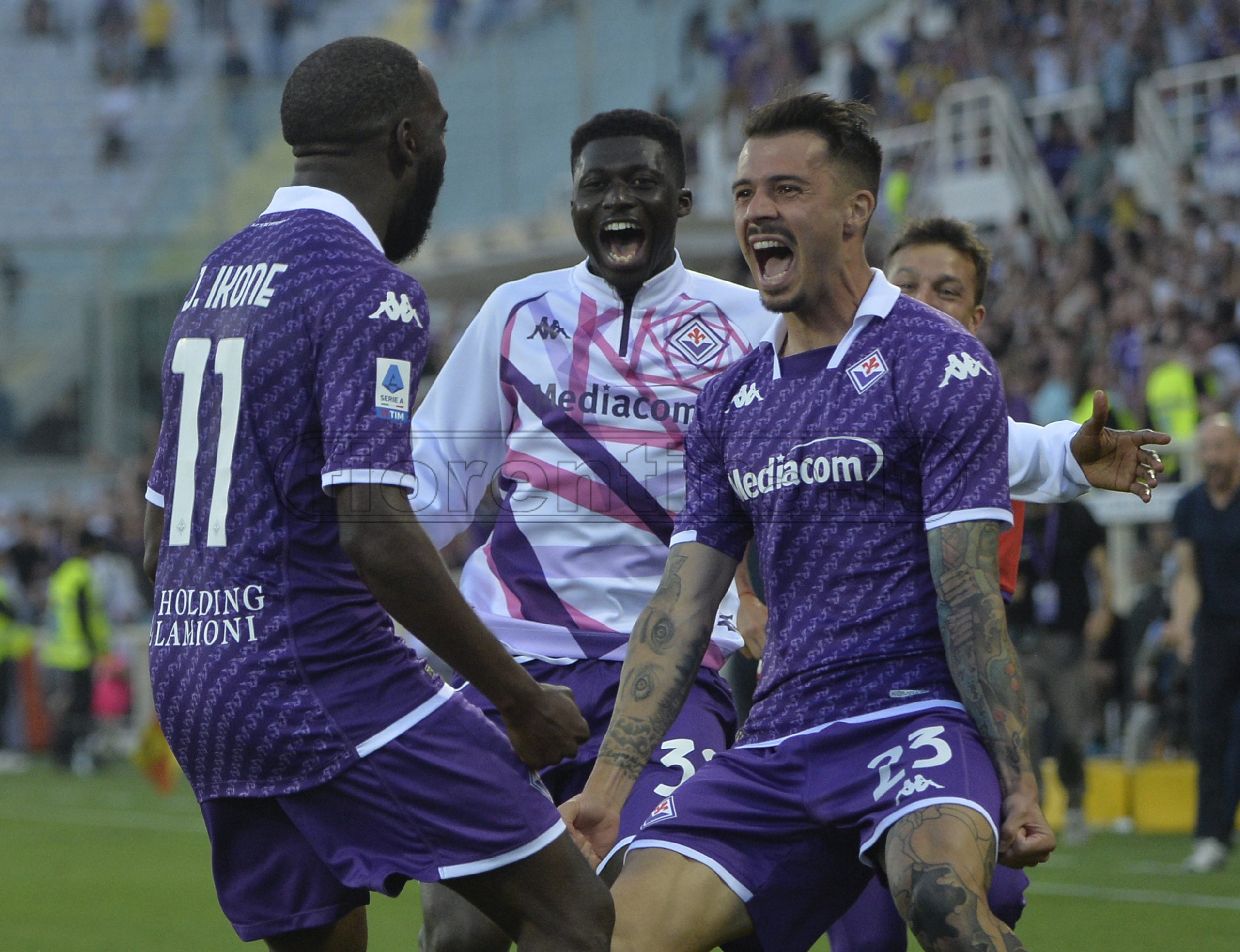 Cuore viola, la Roma si perde. Il Franchi spinge la Fiorentina al riscatto
