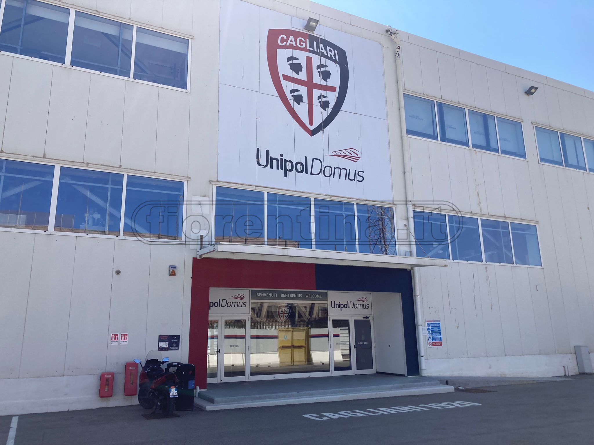 Stadio provvisorio al Padovani: sopralluogo tecnici Comune e Arup all’Unipol Domus di Cagliari