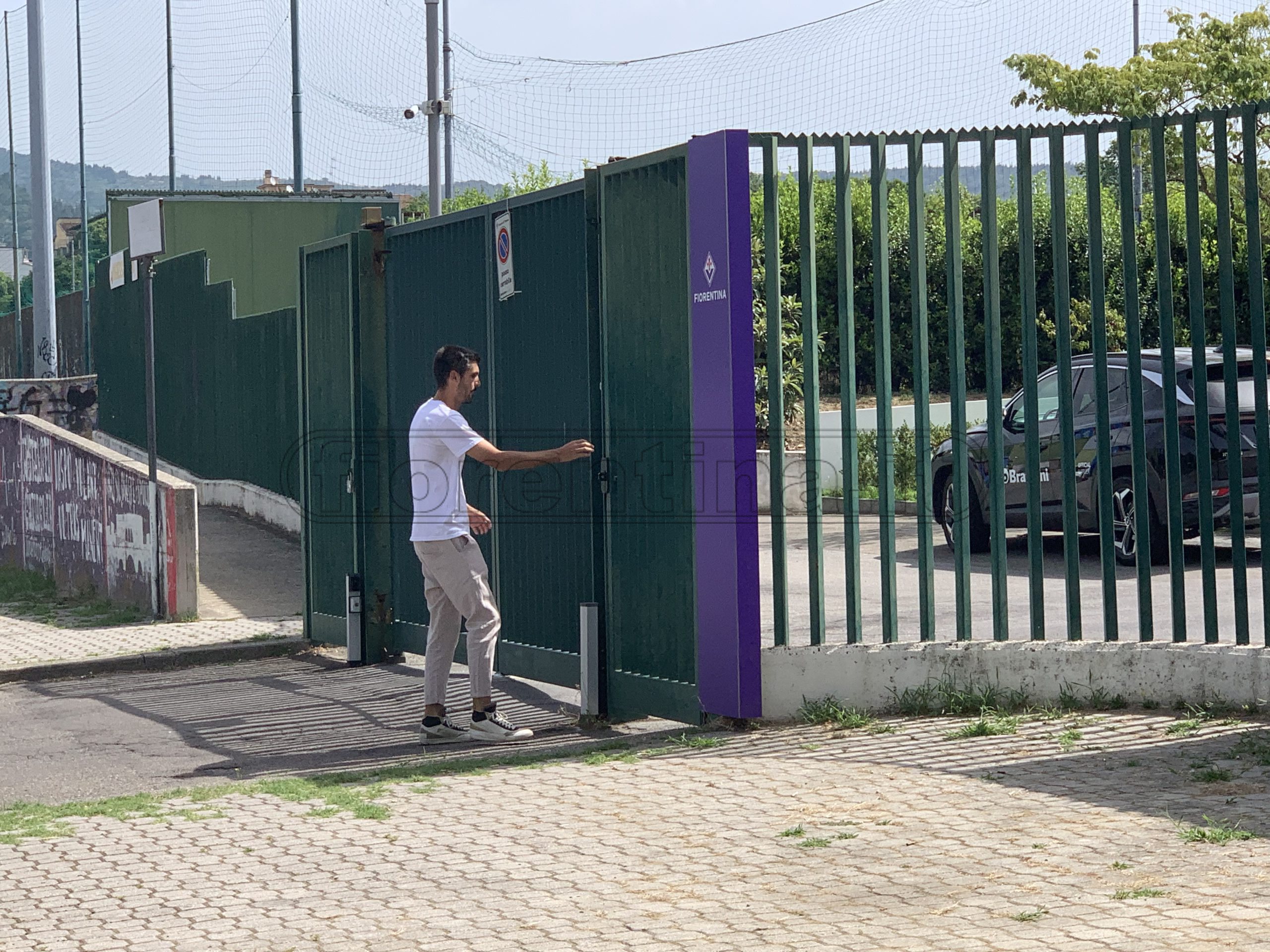 Dal centro sportivo, arrivato il giovane Da Silva con il suo agente per chiudere (FOTO VI.IT)