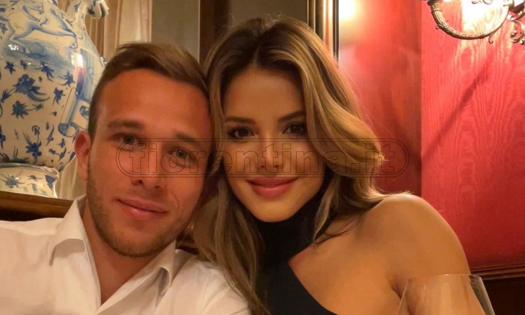 La compagna di Arthur celebra sui social il suo approdo in viola (FOTO)