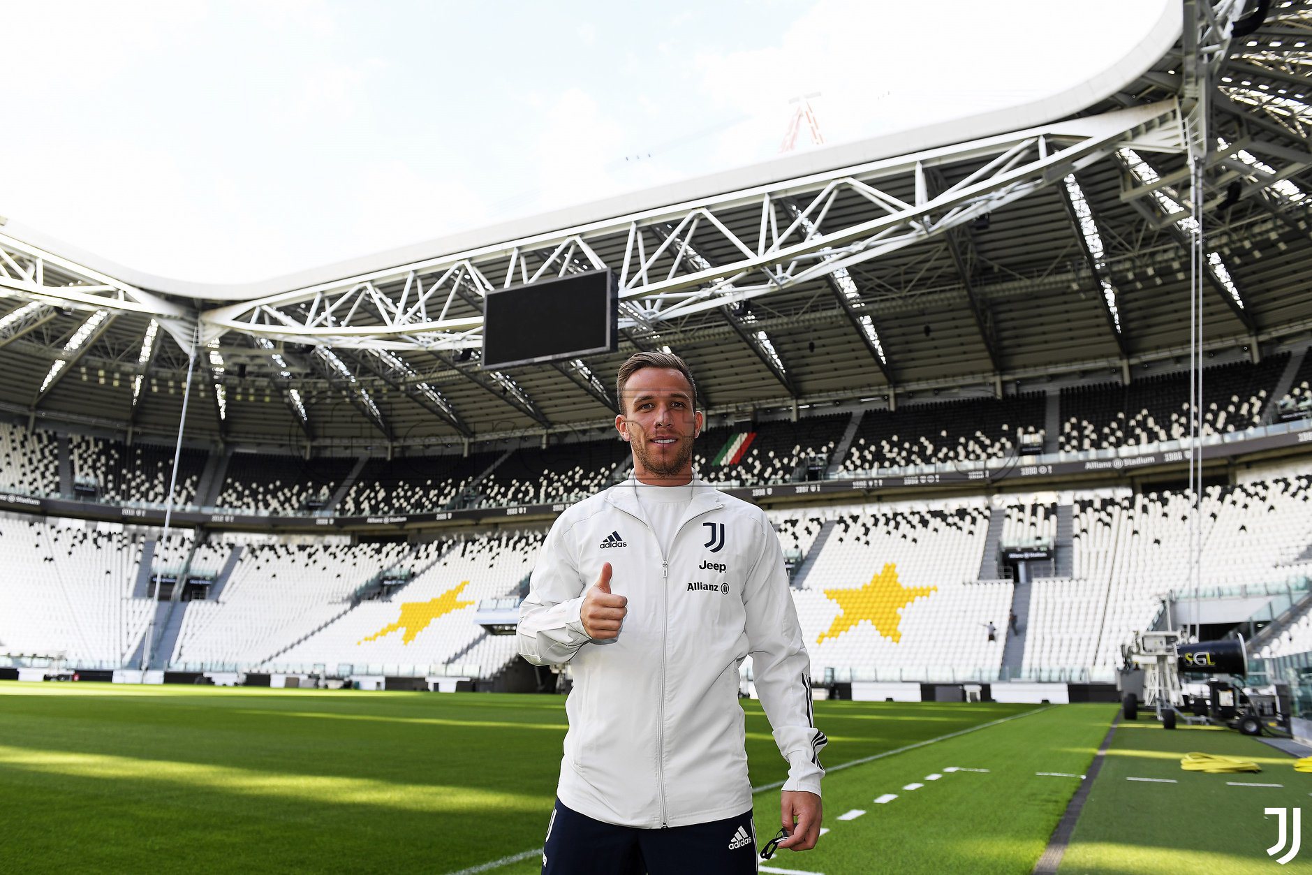 Di Marzio: Viola, trattativa in corso per Arthur. Nuovi contatti tra i club: la Juve contribuirebbe all'ingaggio