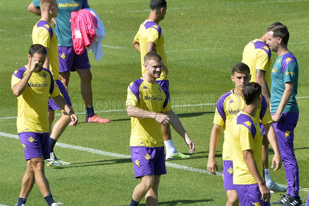 Il programma di oggi in casa Fiorentina: allenamento mattutino per i viola