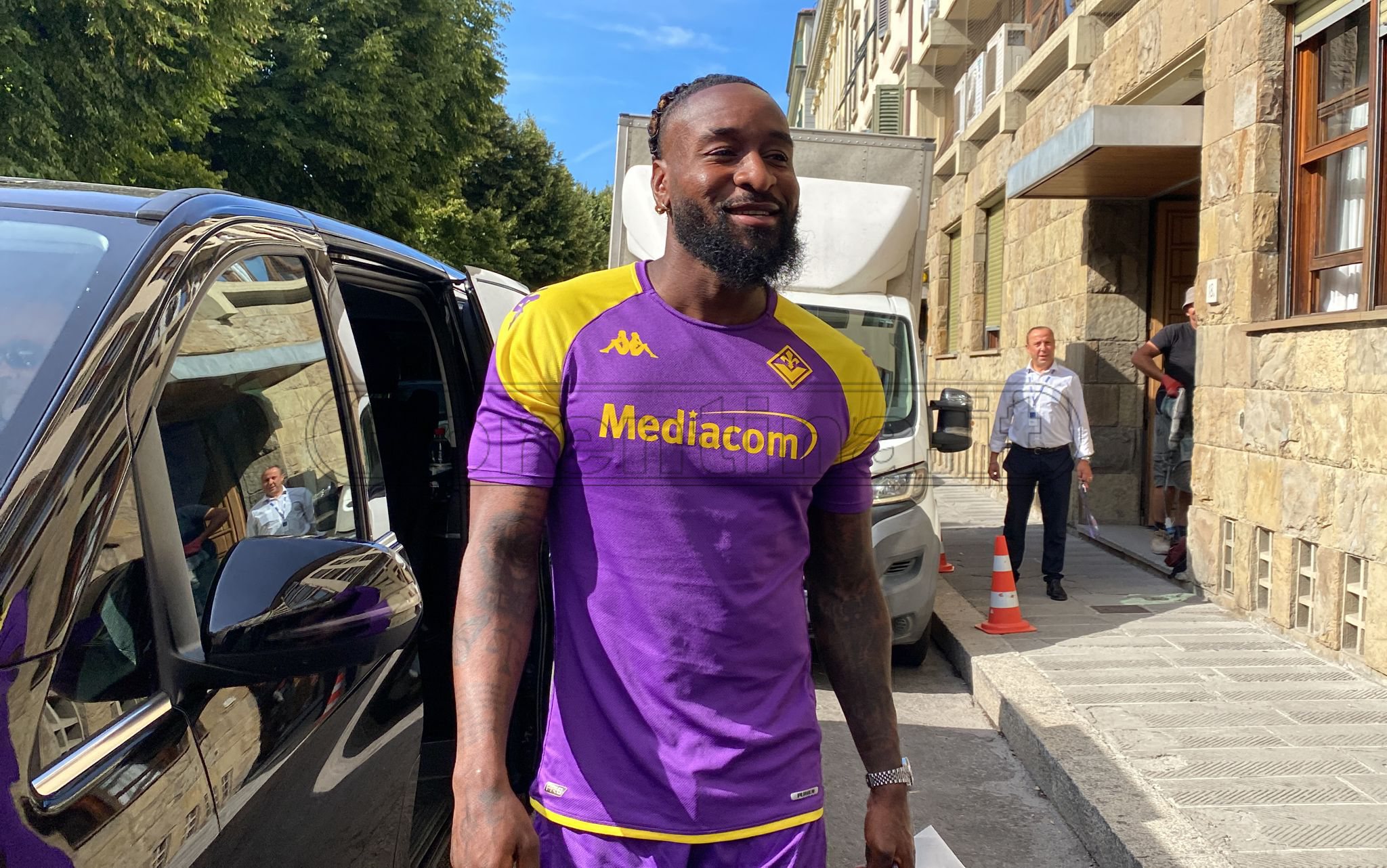 Nzola, finite le visite mediche con la Fiorentina: "Sono contento e felice" (FOTO- VIDEO VI.IT)