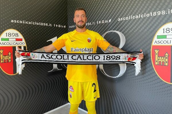 Ex viola, ufficiale: Viviano torna in Italia. Ha firmato con l'Ascoli: "Magari faccio come Buffon"