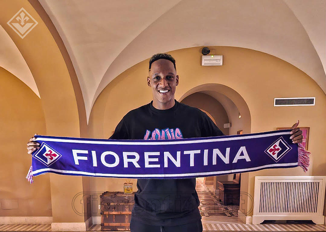 Mina sui social: "Un privilegio arrivare in questo club storico"