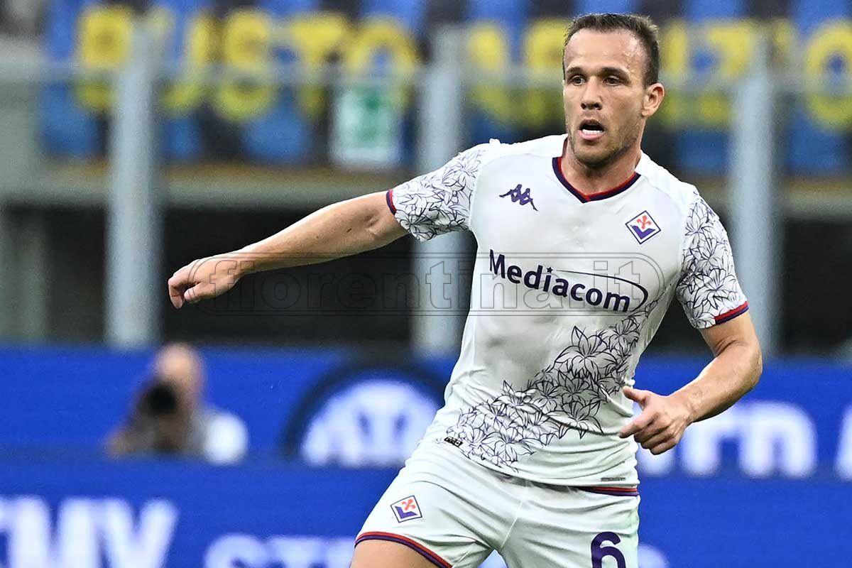 Gli altri record negativi: Arthur, metà palloni giocati rispetto al Genoa. Crollo di passaggi in avanti
