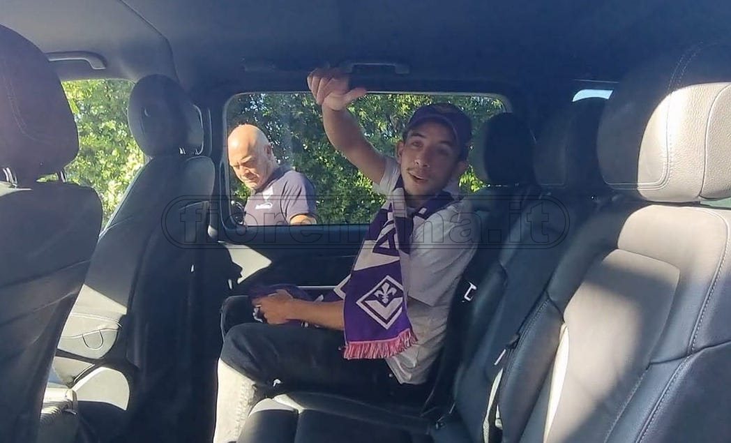 Maxime Lopez già in posa con la sua nuova maglia. Ecco il numero che ha scelto (FOTO)