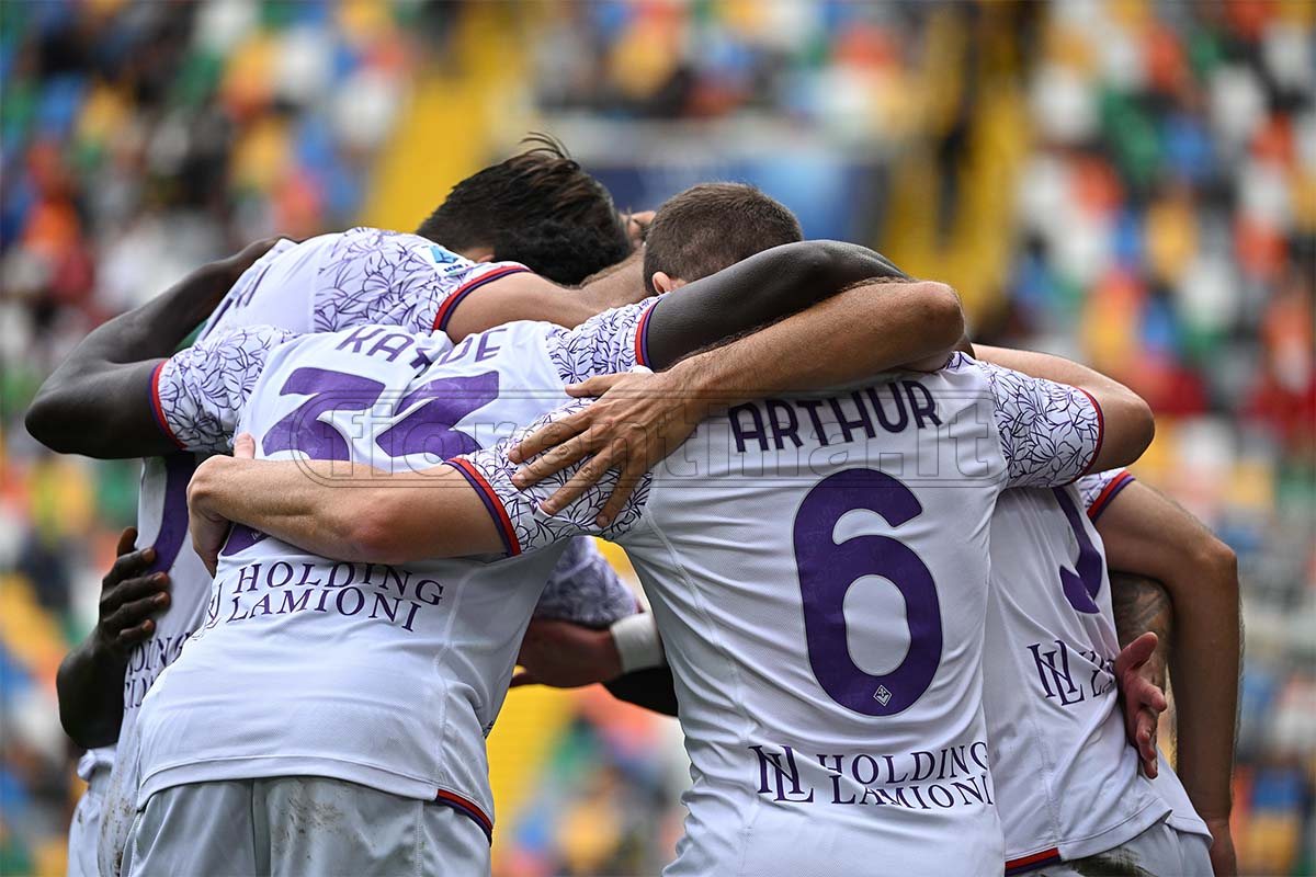 Due tiri, due gol, tre punti. E aggancio alla Juventus