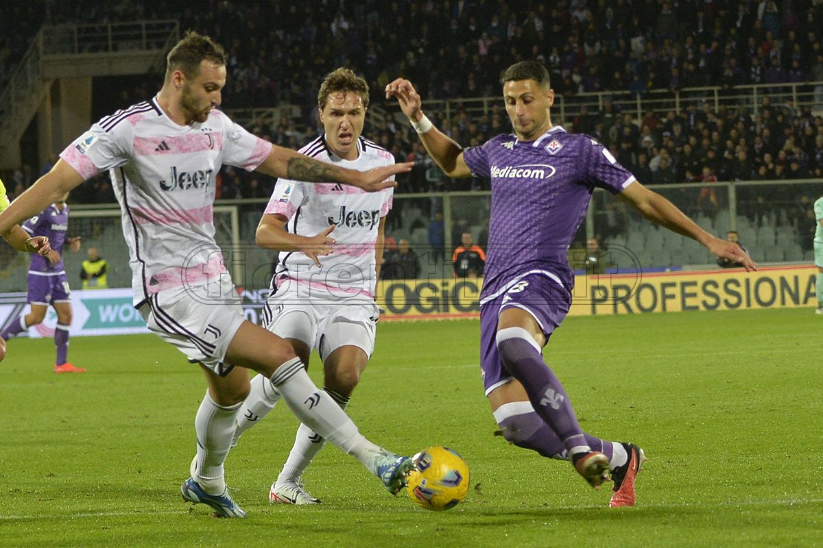 Juventus-Fiorentina a confronto: 16 punti di vantaggio per i bianconeri. In casa solo 1 ko