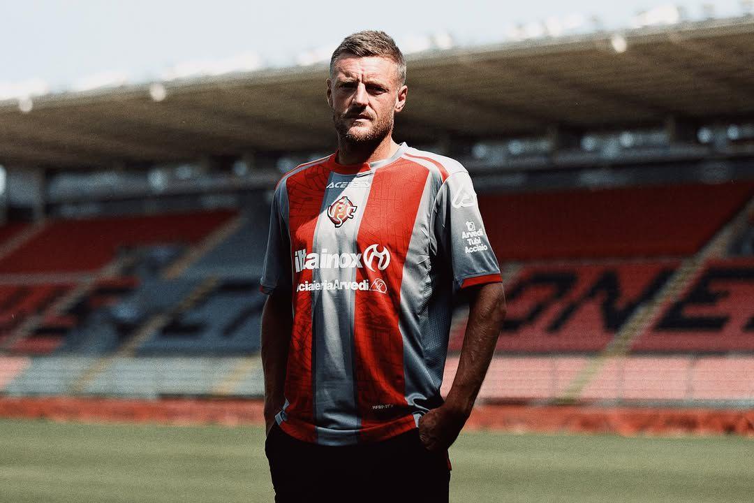 Serie A, il Bologna crolla sotto i colpi di Vardy: la Cremonese sbanca il Dall'Ara 3-1